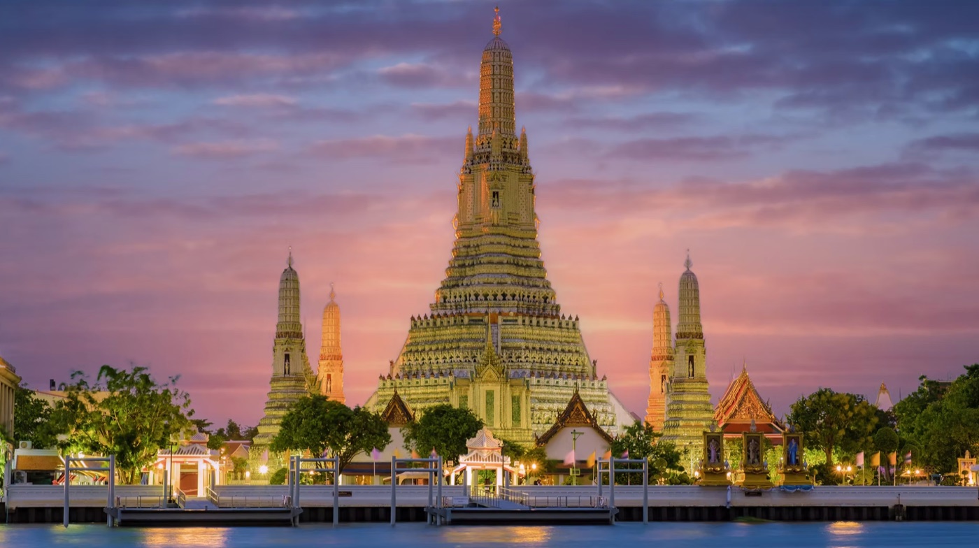 Wat Arun at sunset, Bangkok